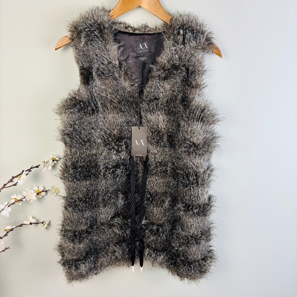 Armani Exchange Faux Fur Zip Front Vest NWT Size M - Picture 1 of 4
